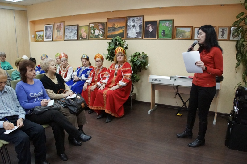А.Никитина дает разъяснения подопечным ТЦСО &laquo;Новогиреево&raquo;